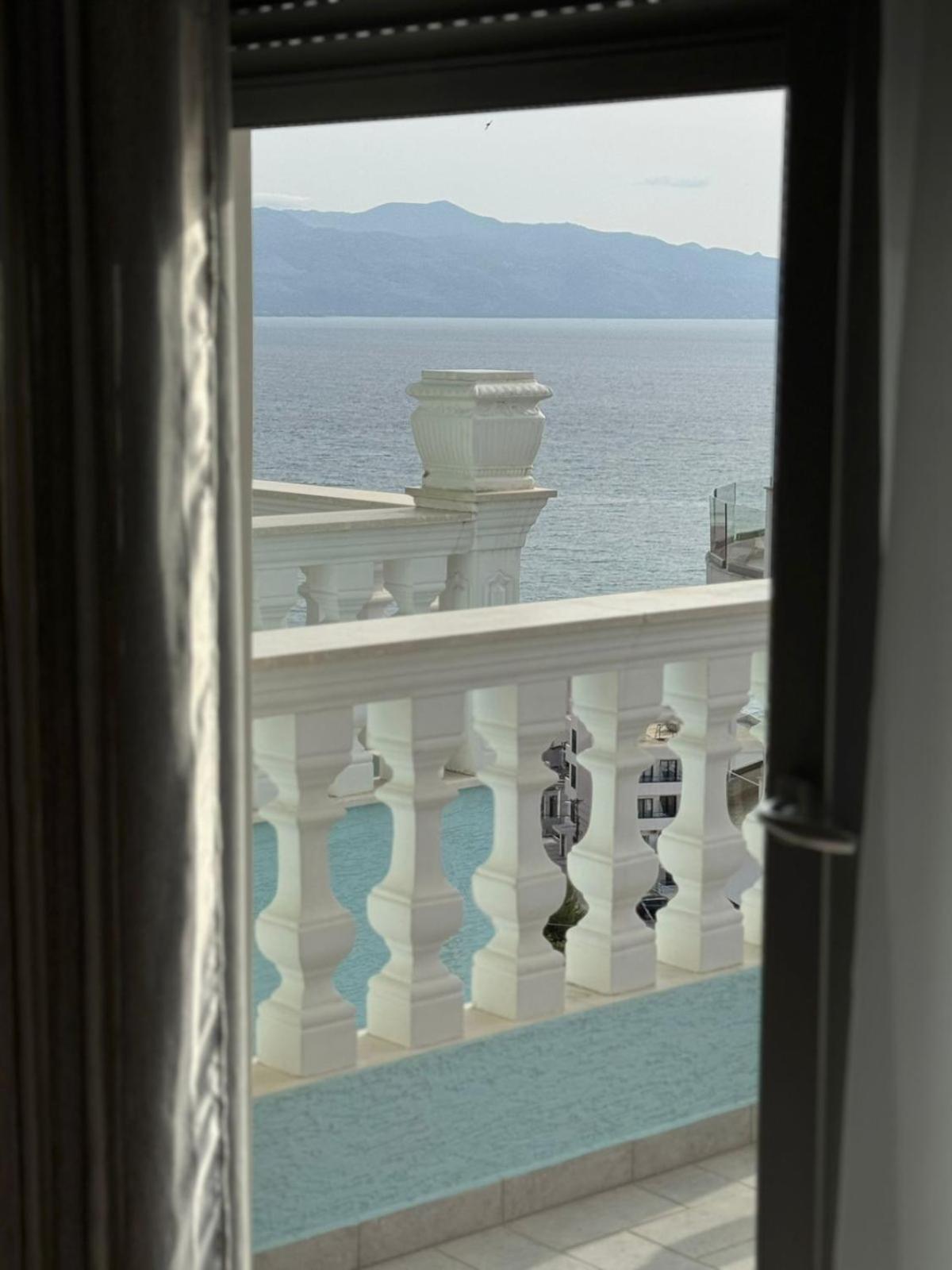 Abedini 3* Saranda