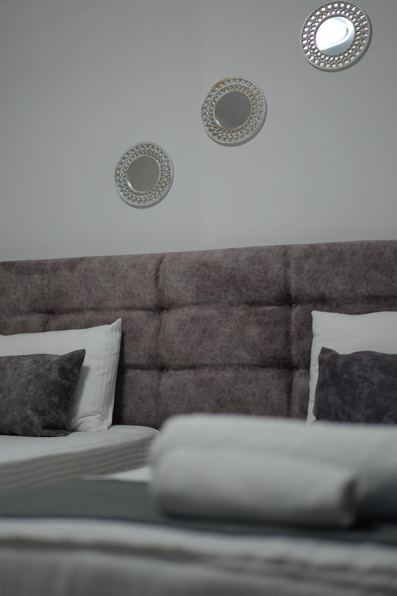 Abedini 3* Saranda
